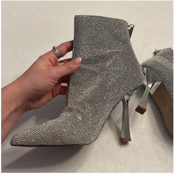 Steve Madden Callen Silver Rhinestone Ankle Pointed Toe 4.35" Mirror Heel 8 Boot - Picture 5 of 15